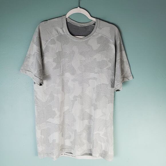 Lululemon Men's Metal Vent Tech Short Sleeve Tee Size XL Geo Camo Carbon Dust - Picture 1 of 6